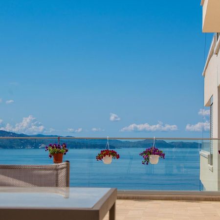 Luxury Sea View Apartaments Саранда Екстер'єр фото